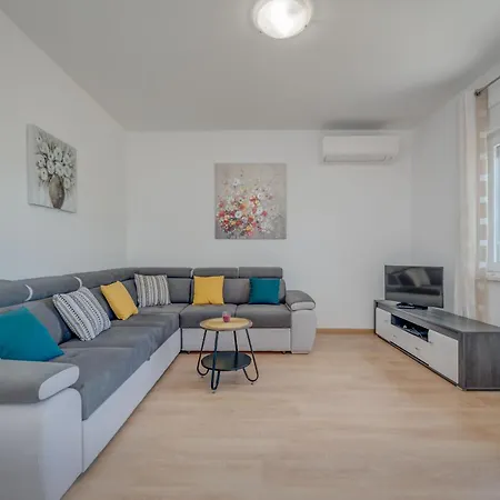 House Marin Kastela